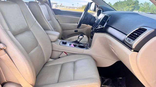 used 2020 Jeep Grand Cherokee car, priced at $16,211