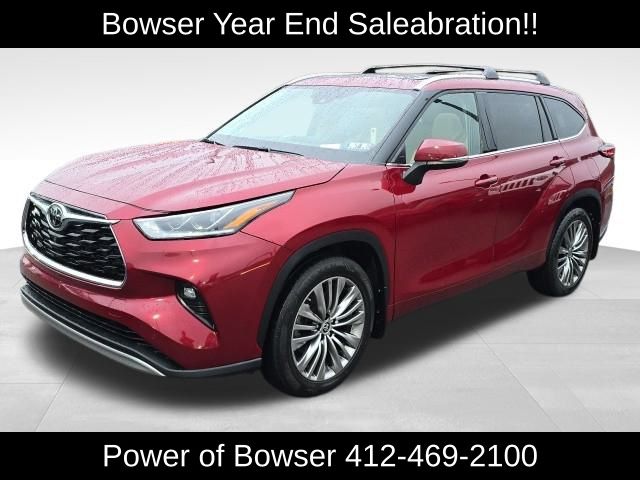 used 2021 Toyota Highlander car, priced at $38,924