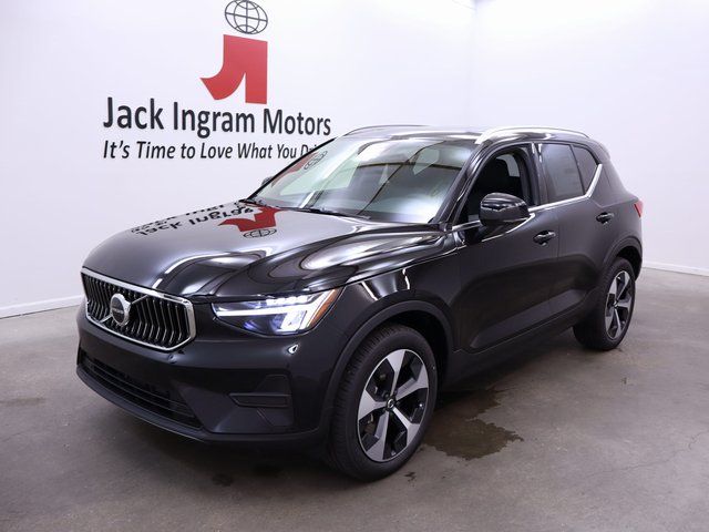new 2025 Volvo XC40 car, priced at $41,459