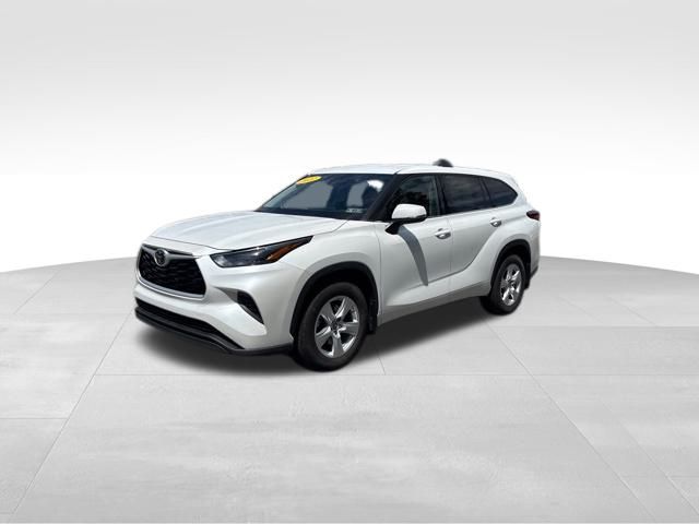 used 2022 Toyota Highlander car, priced at $31,199