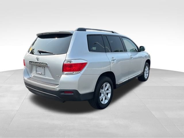 used 2013 Toyota Highlander car, priced at $15,999