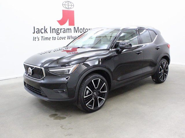 new 2024 Volvo XC40 car, priced at $42,342