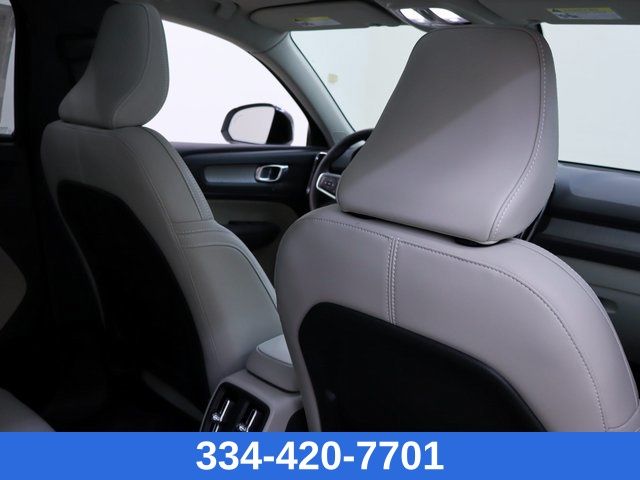 new 2025 Volvo XC40 car, priced at $44,642