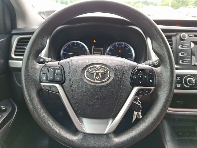 used 2018 Toyota Highlander car, priced at $21,879