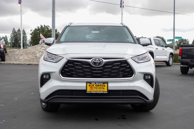 new 2025 Toyota Highlander car