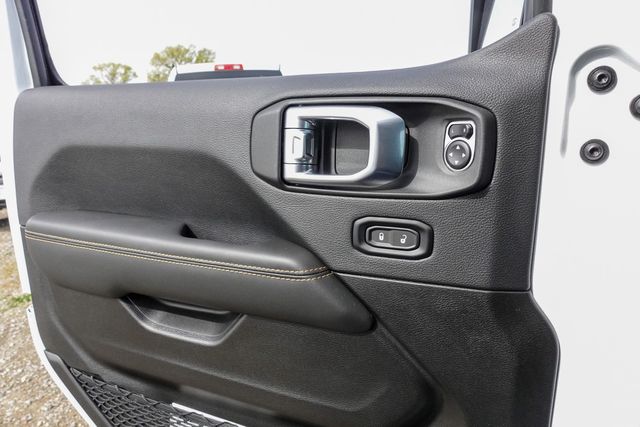 new 2025 Jeep Wrangler car, priced at $53,275