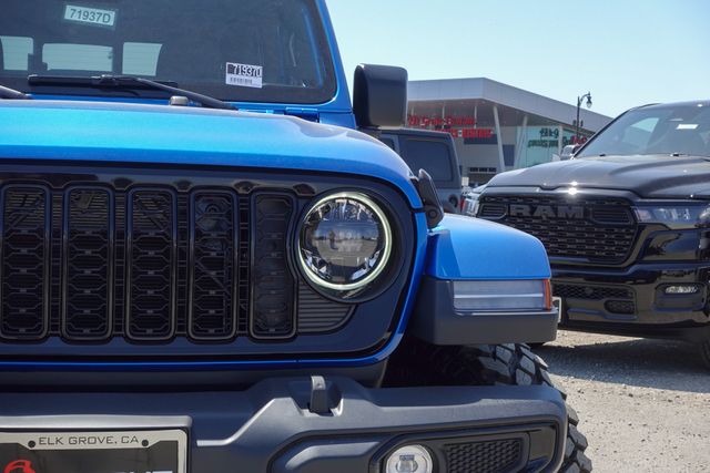 new 2024 Jeep Gladiator car, priced at $41,468