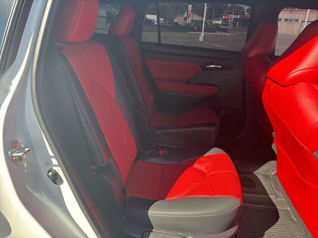 used 2022 Toyota Highlander car, priced at $37,150
