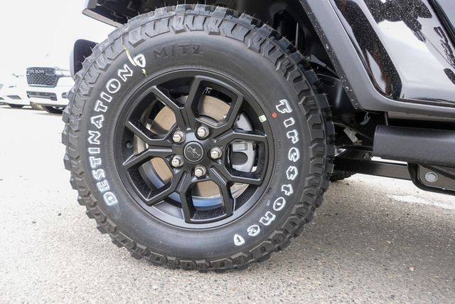 new 2025 Jeep Gladiator car, priced at $46,625