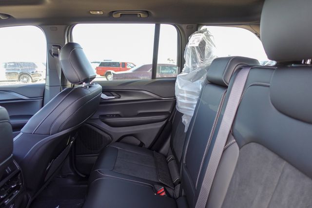new 2025 Jeep Grand Cherokee car, priced at $40,650