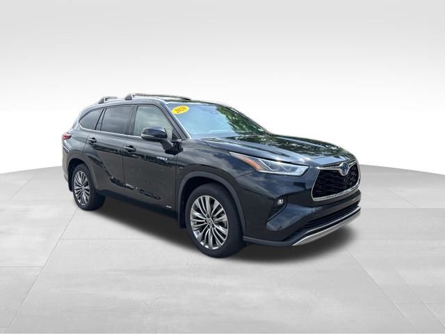 used 2020 Toyota Highlander Hybrid car, priced at $35,488