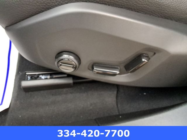 new 2025 Volvo XC60 car, priced at $54,585