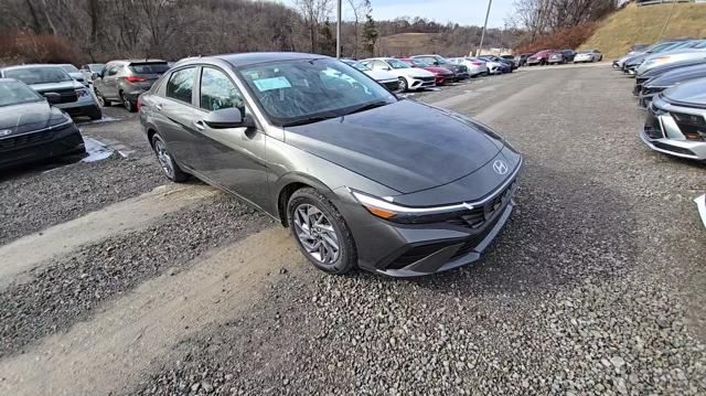 new 2025 Hyundai Elantra Hybrid car, priced at $26,263