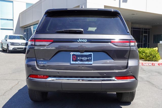 used 2024 Jeep Grand Cherokee car, priced at $29,289