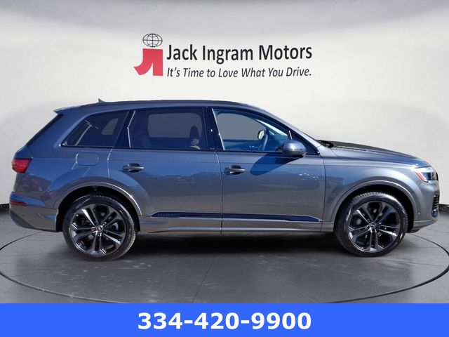 new 2025 Audi Q7 car, priced at $68,732