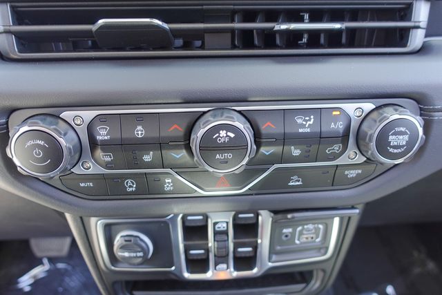 new 2025 Jeep Gladiator car, priced at $39,735