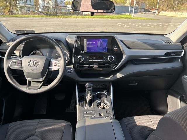 used 2023 Toyota Highlander car, priced at $34,399