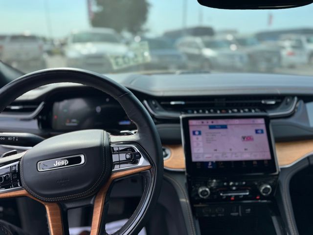 used 2022 Jeep Grand Cherokee car, priced at $40,844