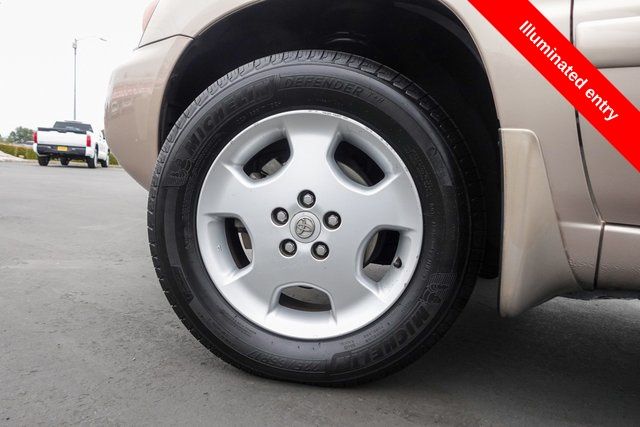 used 2007 Toyota Highlander car, priced at $9,000