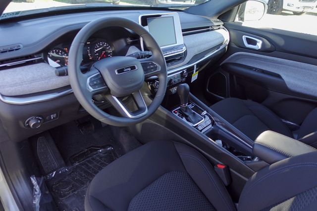 new 2025 Jeep Compass car, priced at $28,090