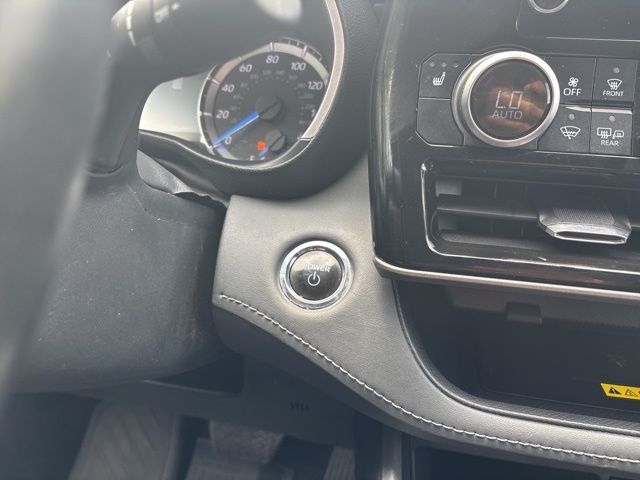 used 2023 Toyota Highlander Hybrid car, priced at $37,999