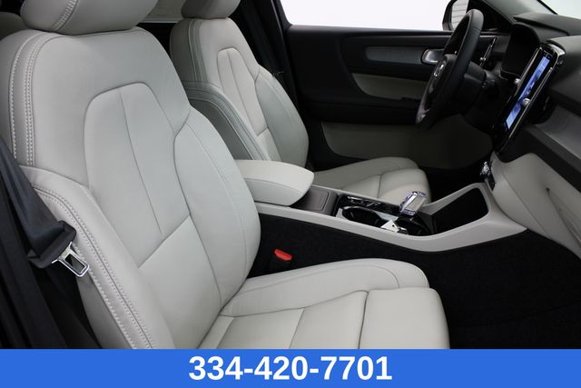 new 2025 Volvo XC40 car, priced at $46,335