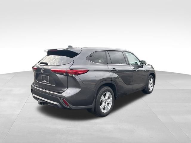 used 2022 Toyota Highlander car, priced at $29,999