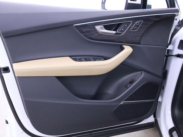 new 2025 Audi Q7 car, priced at $72,250