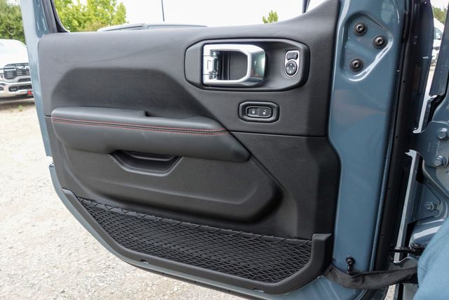 new 2025 Jeep Gladiator car, priced at $55,915