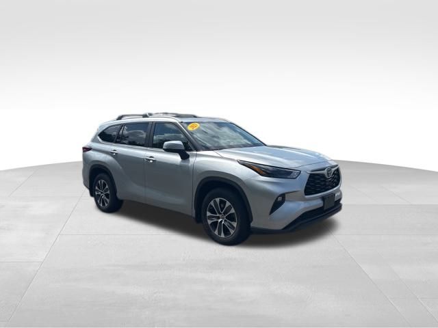 used 2023 Toyota Highlander car, priced at $36,699