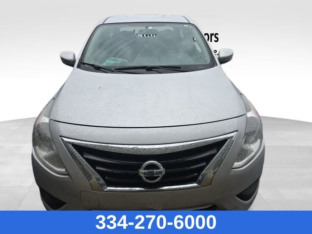used 2019 Nissan Versa car