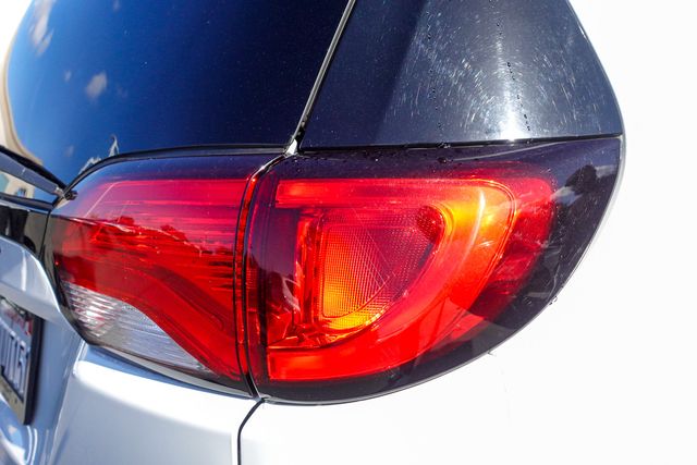 used 2018 Chrysler Pacifica car, priced at $15,990