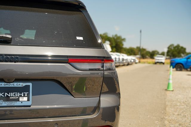 new 2025 Jeep Grand Cherokee car, priced at $38,850