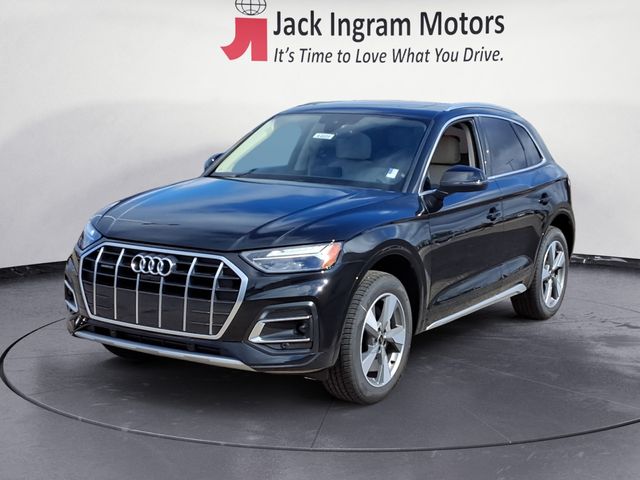 new 2025 Audi Q5 car, priced at $51,540