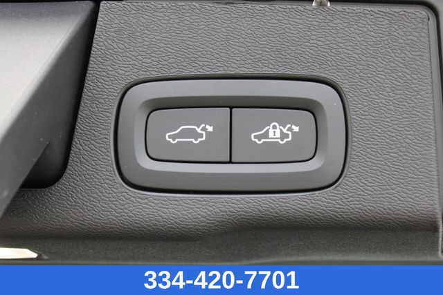 new 2025 Volvo XC60 car, priced at $55,360