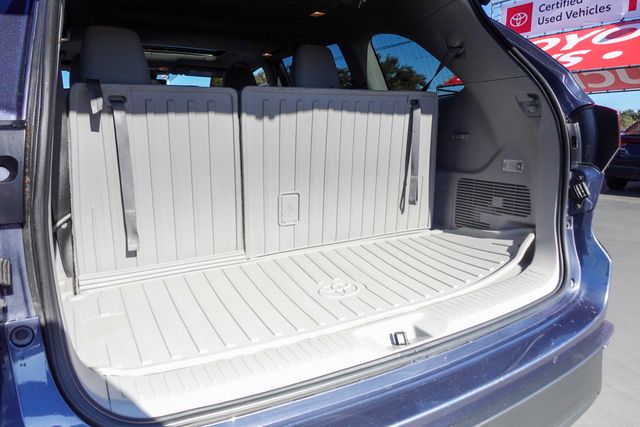 used 2018 Toyota Highlander car, priced at $26,122