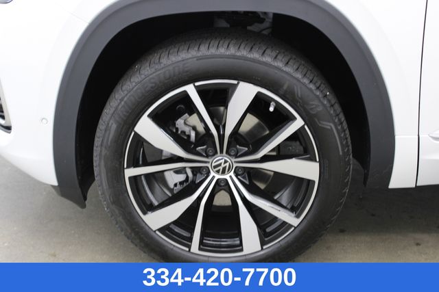 new 2025 Volkswagen Atlas car, priced at $54,053