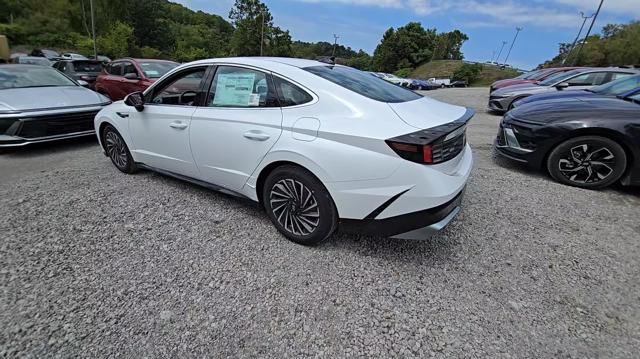 new 2024 Hyundai Sonata Hybrid car, priced at $30,864