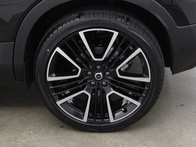 new 2024 Volvo XC40 car, priced at $42,342