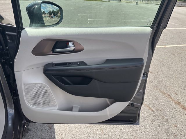 used 2018 Chrysler Pacifica car, priced at $15,199