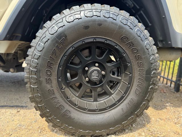 used 2020 Jeep Gladiator car, priced at $35,646
