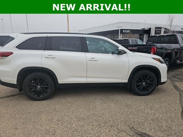 used 2019 Toyota Highlander car, priced at $29,500
