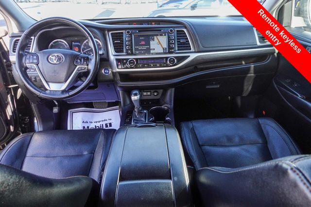 used 2018 Toyota Highlander Hybrid car, priced at $22,400