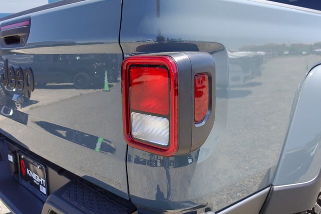 new 2025 Jeep Gladiator car, priced at $46,270