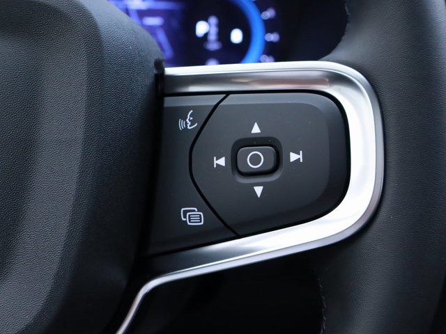 new 2025 Volvo XC40 car, priced at $41,459