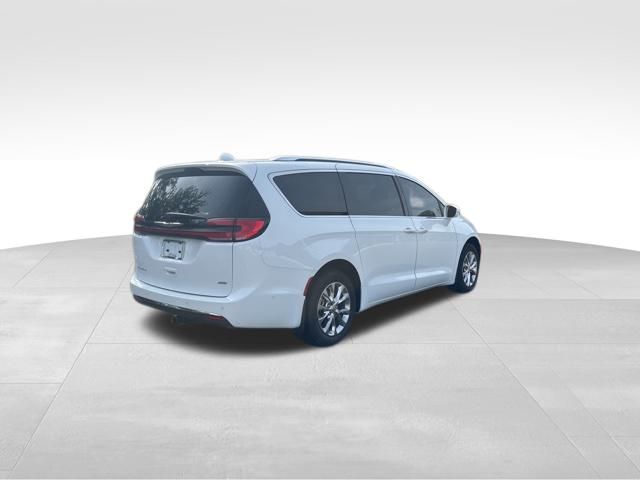 used 2021 Chrysler Pacifica car, priced at $32,699