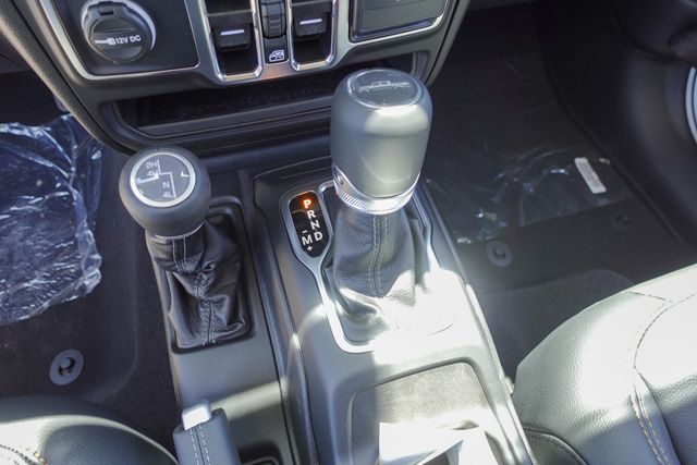 new 2025 Jeep Gladiator car, priced at $43,675