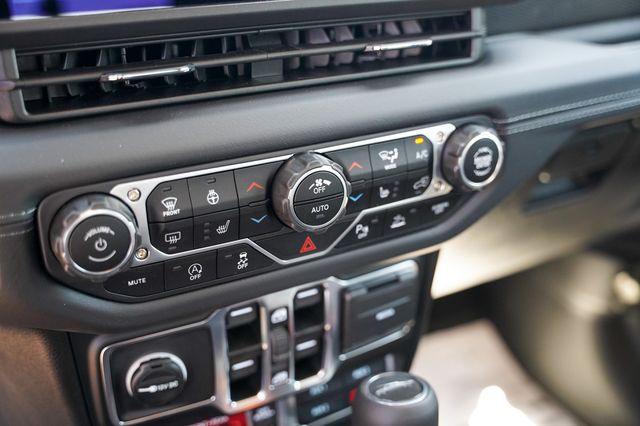 new 2025 Jeep Gladiator car, priced at $54,875