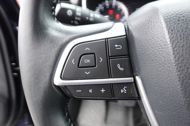 used 2023 Toyota Highlander car, priced at $37,300