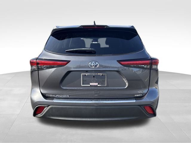 used 2023 Toyota Highlander car, priced at $34,399